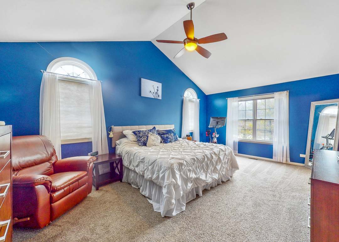1645 W Ethans Glen Dr, Palatine, IL 60067