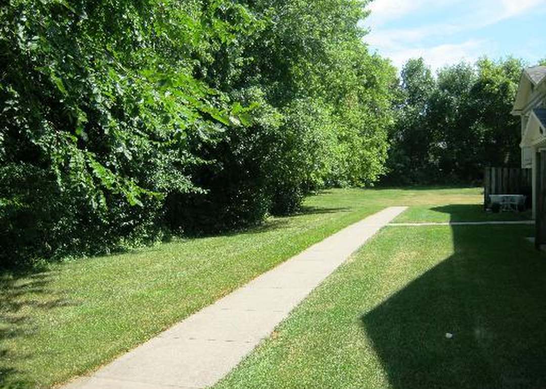 1038 Greenwood Cir, WOODSTOCK, IL 60098