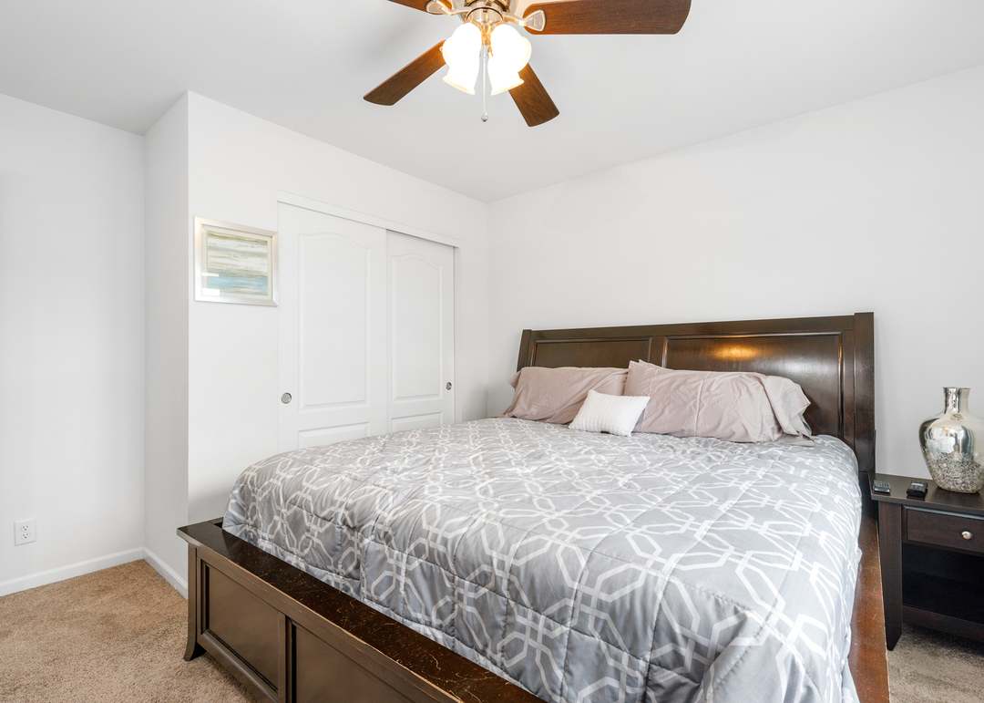 142 Gala Dr, Mundelein, IL 60060