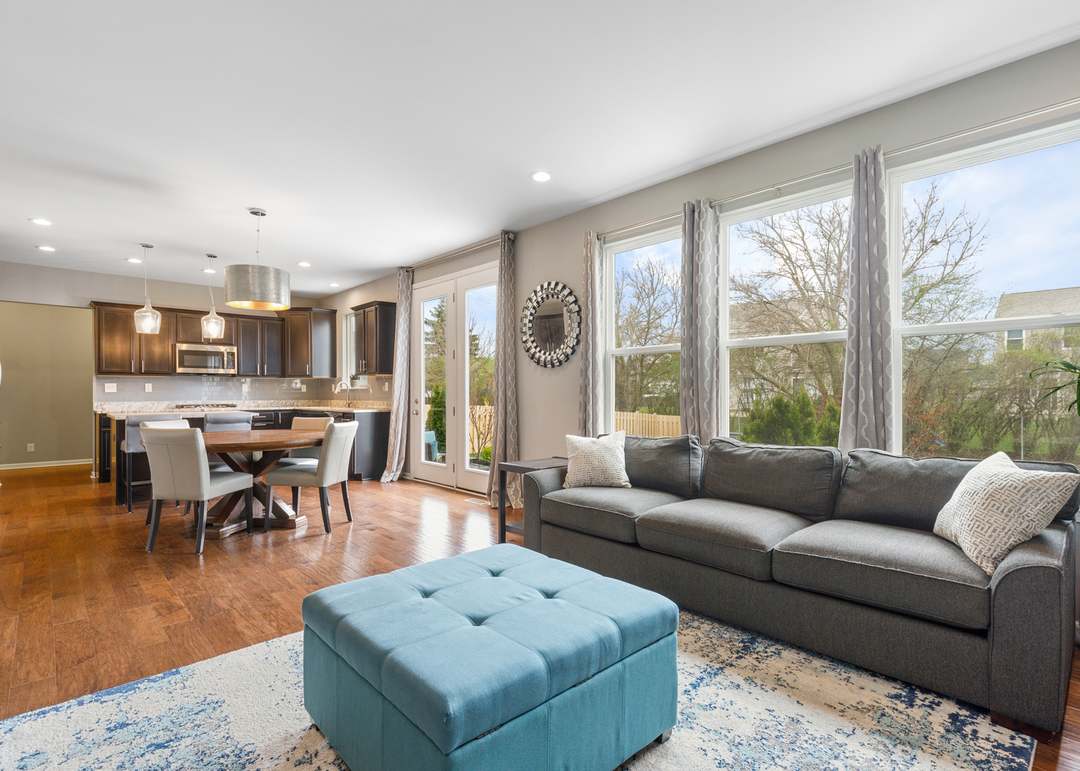 142 Gala Dr, Mundelein, IL 60060