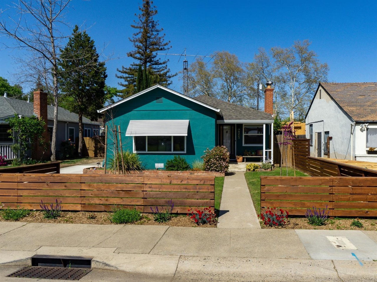 5263 M St, Sacramento, CA 95819