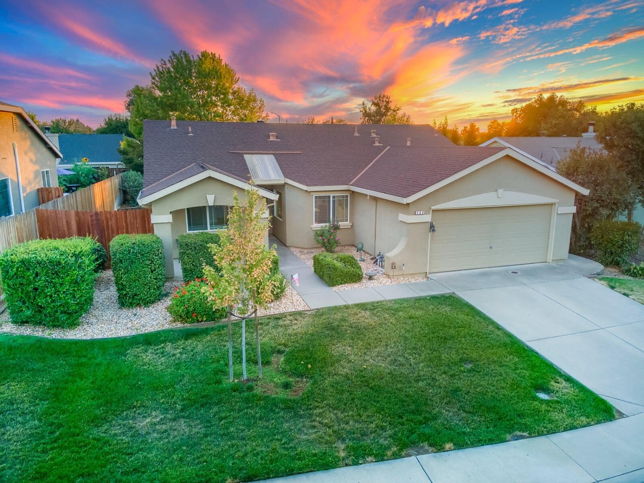 102 Mcdonald Dr, Wheatland, CA 95692
