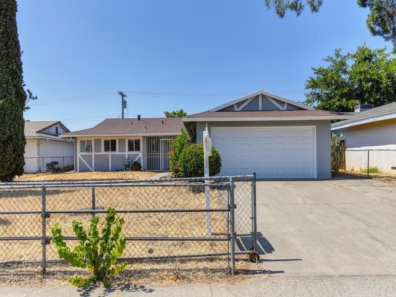 6816 Cunningham Way, Sacramento, CA 95828 | MLS# 18060114 | Redfin