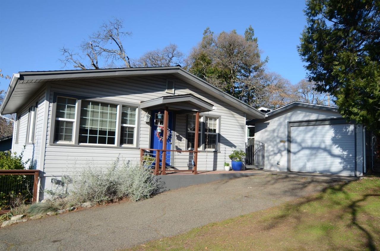 180 Diamond St Auburn Ca 95603 Mls 18083120 Redfin Photos And Other Media
