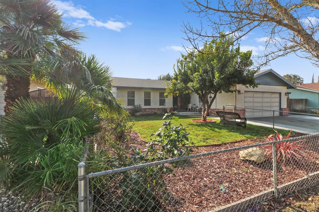 2400 E Orangeburg Ave Modesto Ca 95355 3 Beds 2 Baths