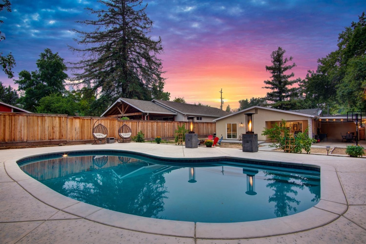 3647 clearance hollister ave