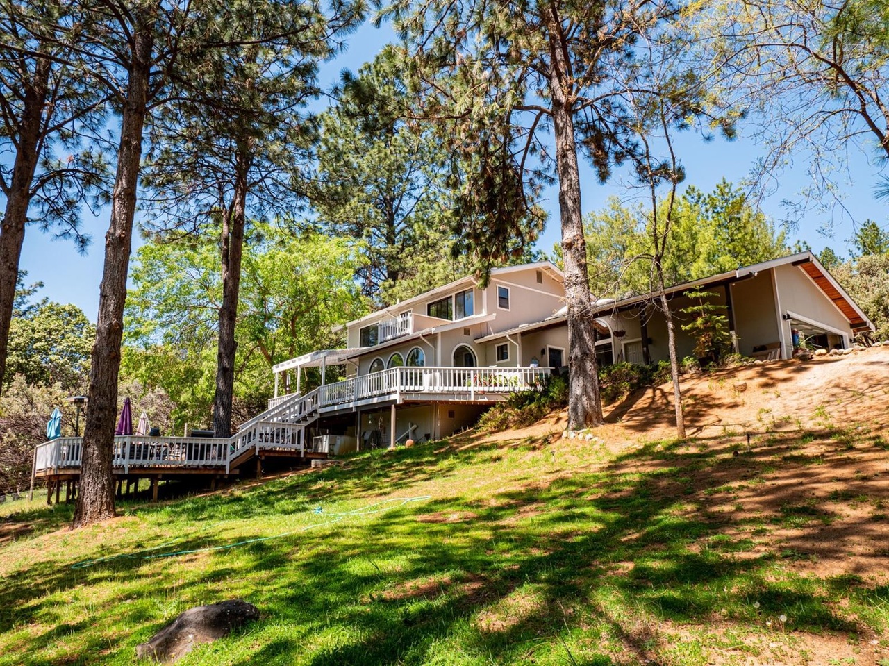 6167 Silverleaf Dr, Foresthill, CA 95631 | MLS# 221039358 | Redfin