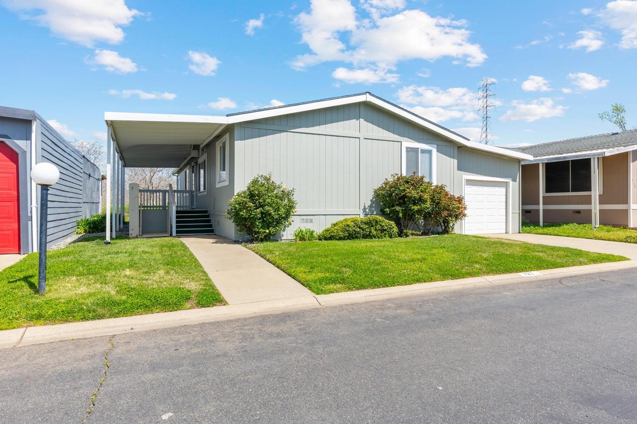 3120 Live Oak Blvd