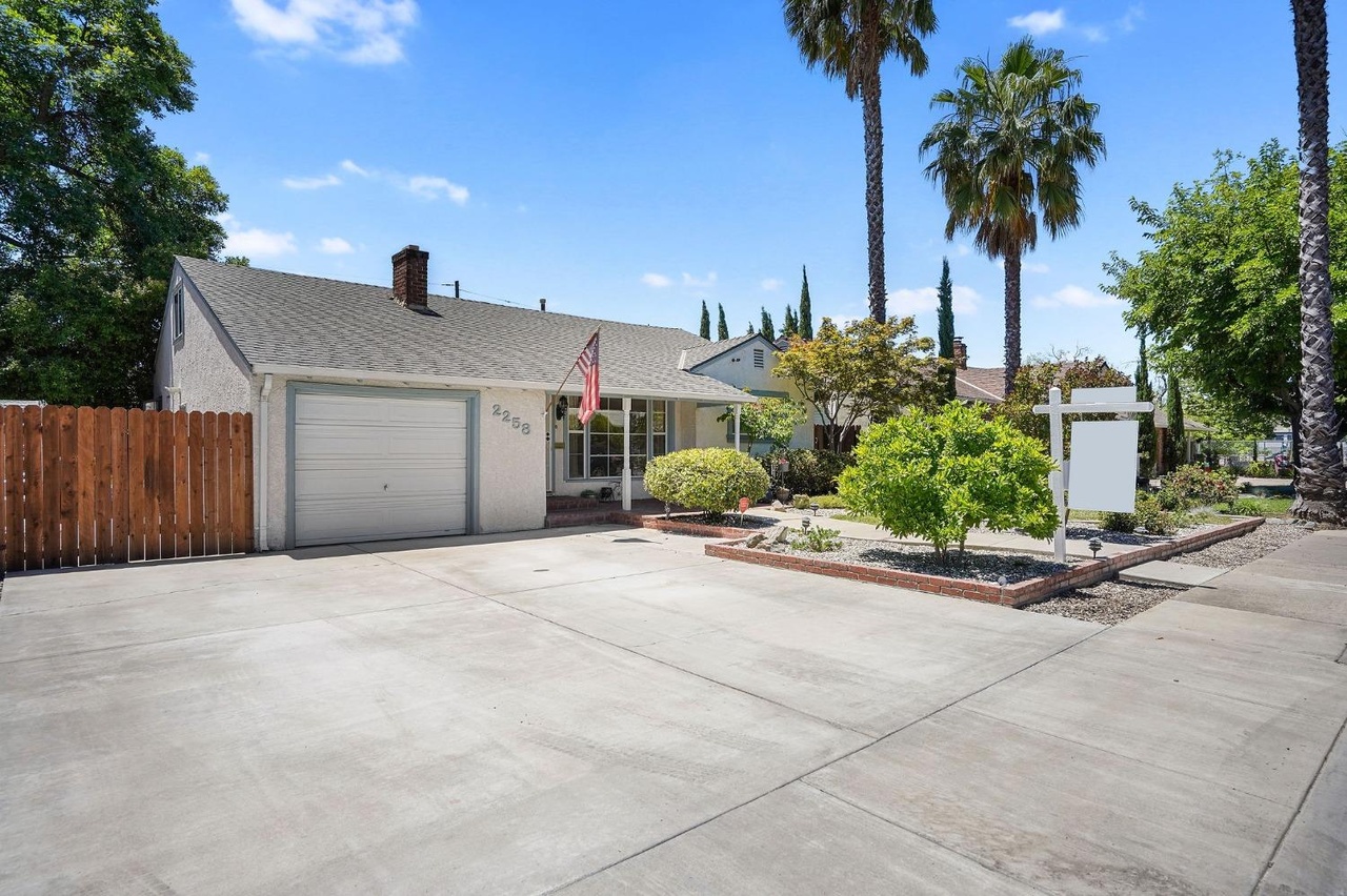 2258 24th Ave, Sacramento, CA 95822 | MLS# 222070381 | Redfin