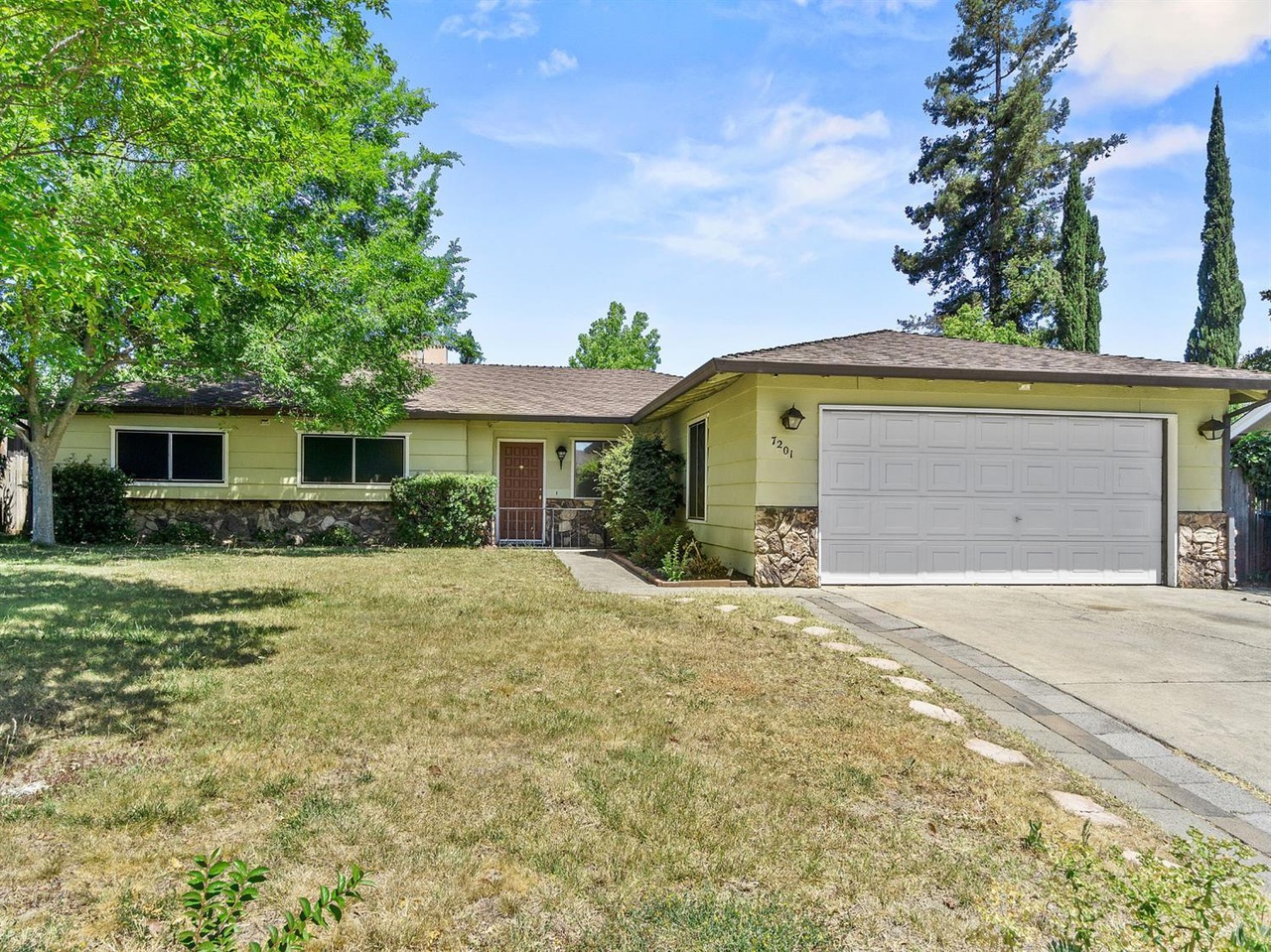 7201 Spicer Dr, Citrus Heights, CA 95621 | MLS# 221059458 | Redfin