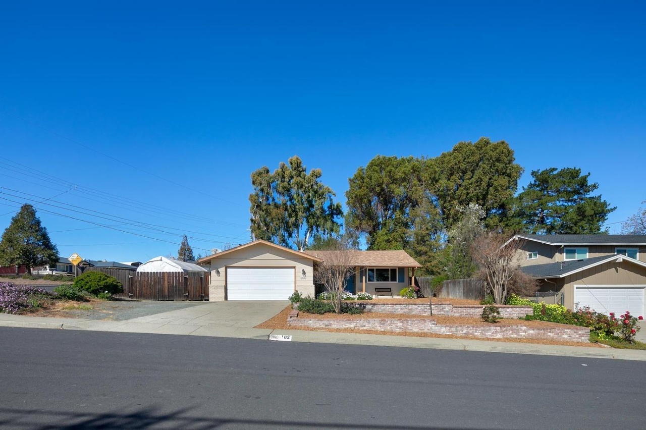 102 Gilrix Dr, Martinez, CA 94553