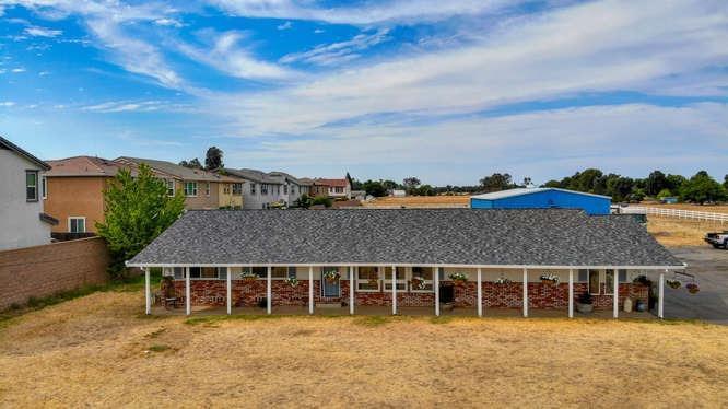 9757 Calvine Rd Sacramento Ca 95829 Mls 20042902 Redfin