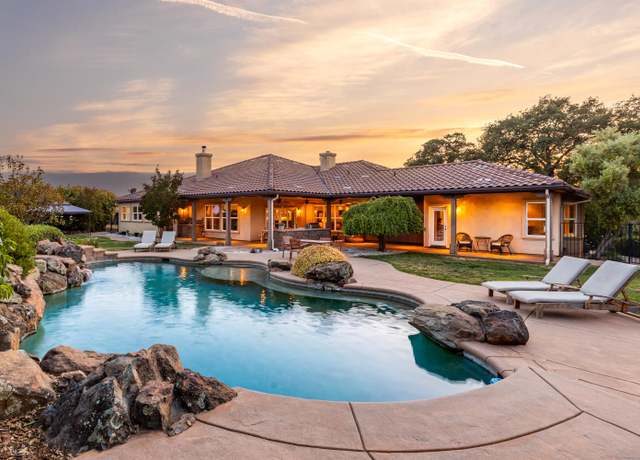 Property at 20945 Bear Hollow Rd, Grass Valley, CA 95949, 4 beds, 5 baths