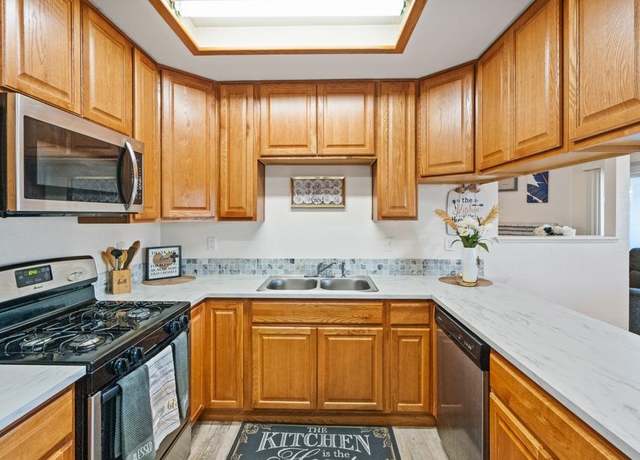 Property at 1 Cantina Ct, Sacramento, CA 95828, 3 beds, 2 baths