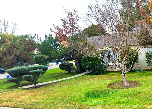 Property at 2501 4th St, Bakersfield, CA 93304, 3 beds, 2 baths