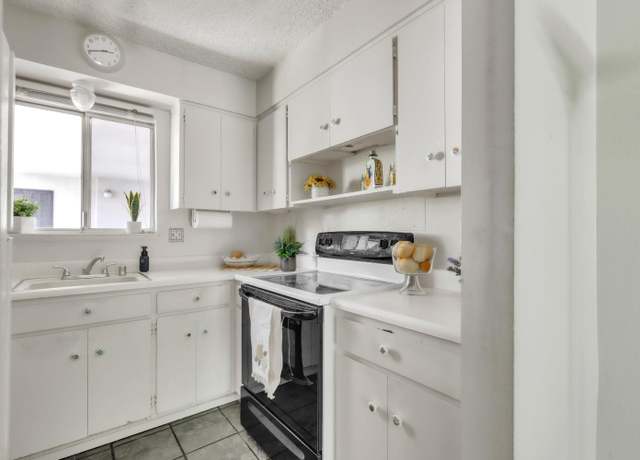 Property at 2950 Marconi Ave #202, Sacramento, CA 95821, 2 beds, 1 bath