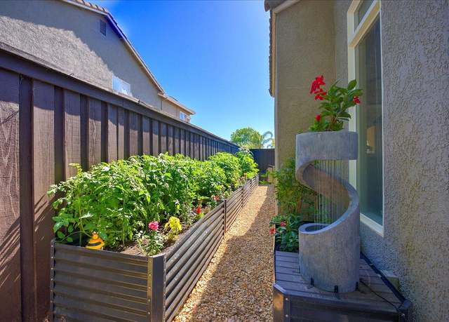 Property at 210 Mariner Cir, Lincoln, CA 95648, 3 beds, 2 baths