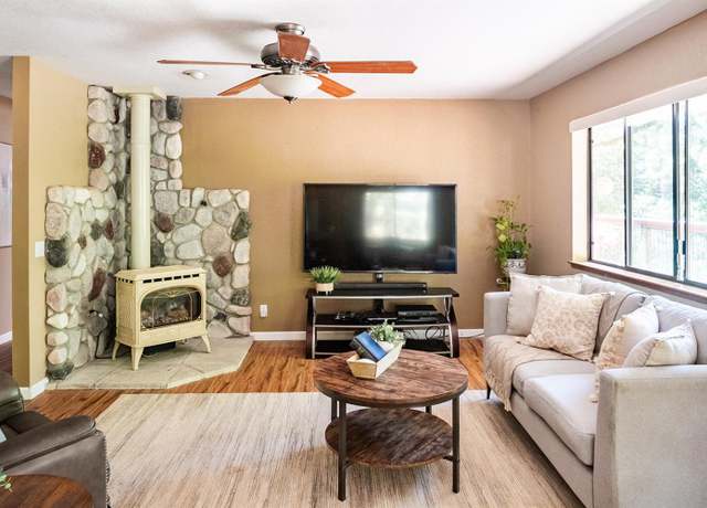 Property at 12290 Francis Dr, Grass Valley, CA 95949, 3 beds, 3 baths