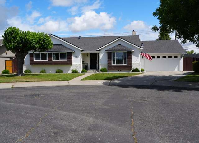 Property at 725 Maplewood Dr, Lodi, CA 95240, 3 beds, 2 baths
