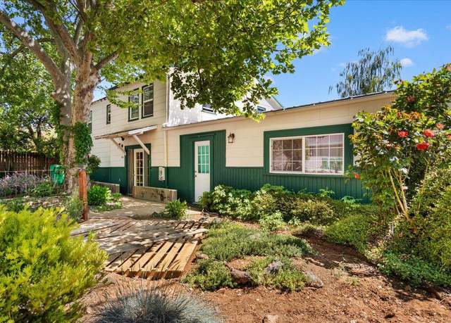 Property at 114 Harris St, Grass Valley, CA 95945, 6 beds, 3 baths