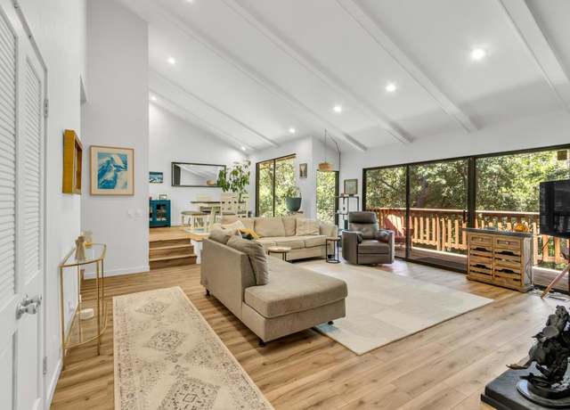 Property at 8911 Bluff Ln, Fair Oaks, CA 95628, 2 beds, 2 baths