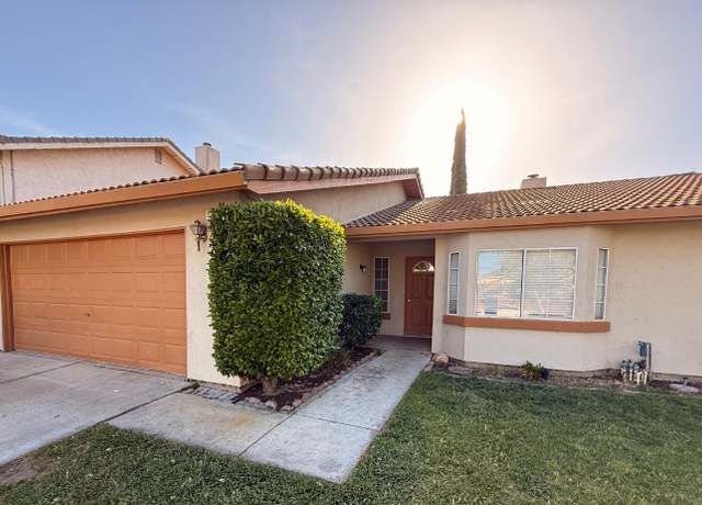 Property at 2131 Creek Park Dr, Newman, CA 95360, 3 beds, 2 baths