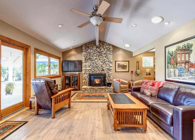 Property at 121 Paydirt Ct, Folsom, CA 95630, 3 beds, 2.5 baths
