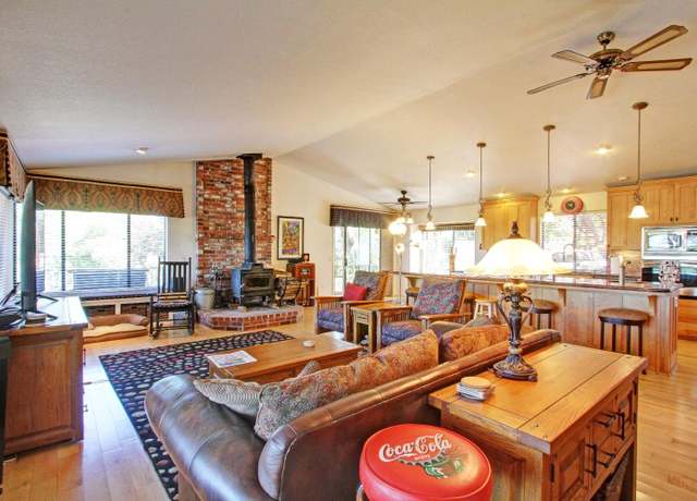 Property at 22969 Sunset Ridge Dr, Auburn, CA 95602, 3 beds, 3 baths