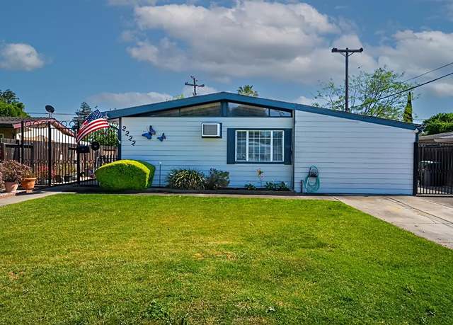 Property at 2222 La Jolla Dr, Stockton, CA 95204, 3 beds, 1 bath