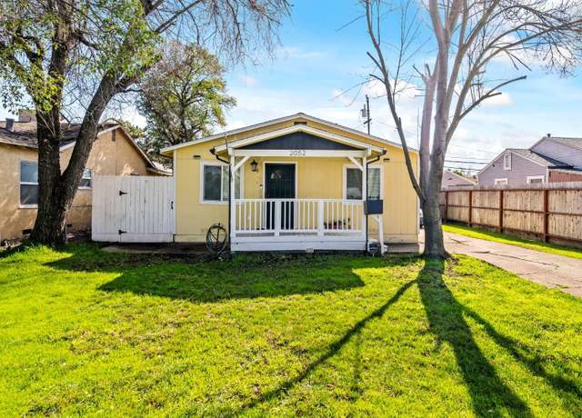 Property at 2052 Elmwood Ave, Stockton, CA 95204, 2 beds, 1 bath