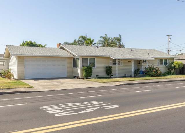 Property at 679 E D St, Oakdale, CA 95361, 3 beds, 2 baths