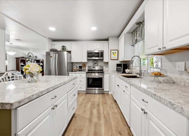 Property at 211 Northlake, Folsom, CA 95630, 2 beds, 2 baths