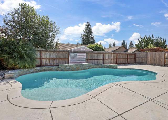 Property at 220 Meadowlark Way, Lodi, CA 95240, 3 beds, 2 baths