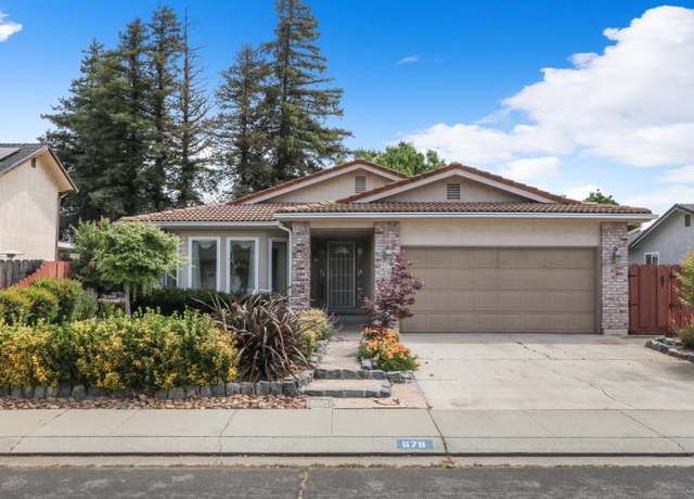 Property at 678 Emerald Pl, Manteca, CA 95336, 3 beds, 2 baths