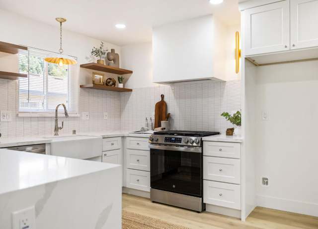 Property at 7170 Westmoreland Way, Sacramento, CA 95831, 4 beds, 2 baths