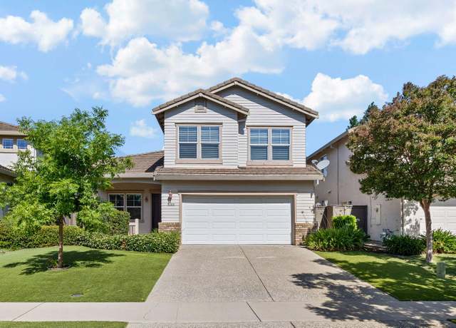 Property at 9704 Club Park Dr, Elk Grove, CA 95757, 4 beds, 2.5 baths