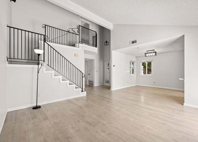Property at 9417 Aizenberg Cir, Elk Grove, CA 95624, 3 beds, 2 baths