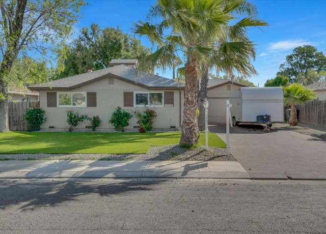 Property at 300 S 7th St, Patterson, CA 95363, 3 beds, 2 baths