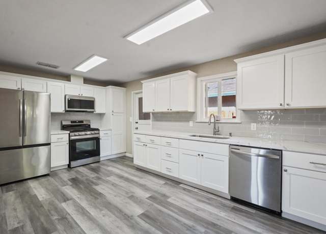 Property at 1517 Kearney Ave, Modesto, CA 95350, 3 beds, 1 bath