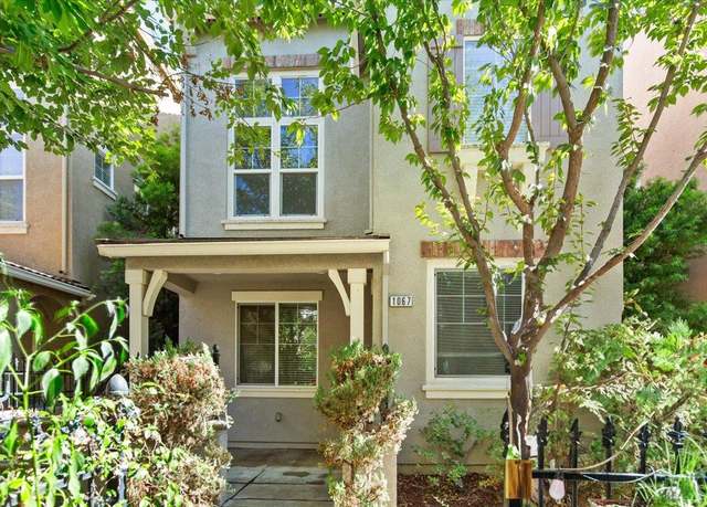 Property at 1067 Sallie Ln, Tracy, CA 95376, 3 beds, 3.5 baths
