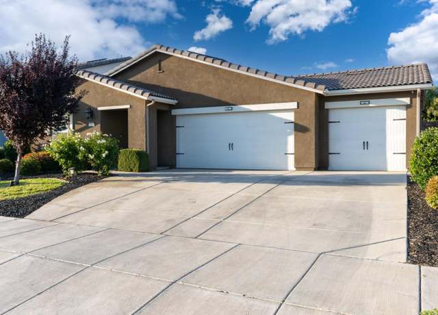 Property at 1662 Oak St, Los Banos, CA 93635, 4 beds, 3 baths