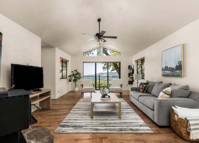 Property at 12006 Waxwing Ct, Penn Valley, CA 95946, 4 beds, 3.5 baths