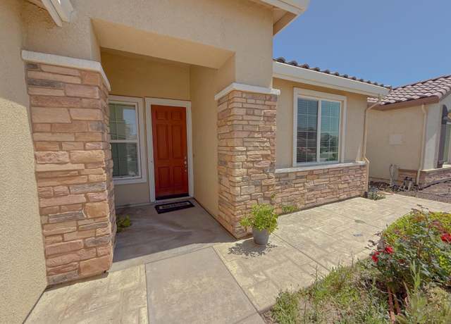 Property at 2013 Gus Villalta Dr, Los Banos, CA 93635, 4 beds, 2 baths