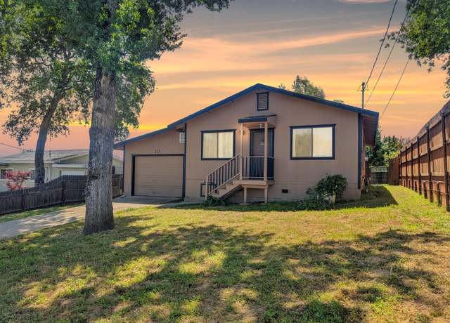 Property at 215 Chestnut St, Valley Springs, CA 95252, 2 beds, 1 bath