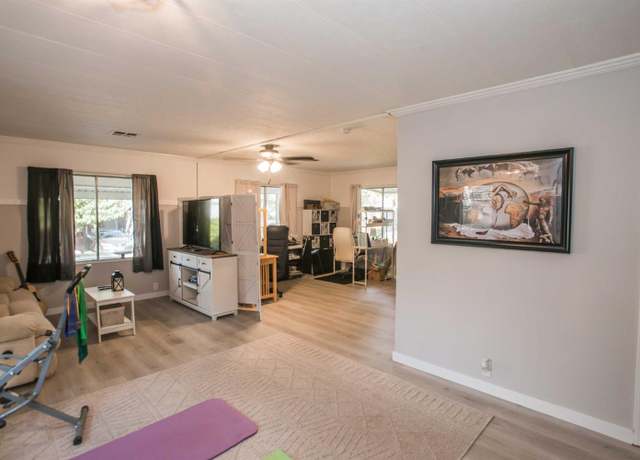 Property at 7716 La Reina Way, Sacramento, CA 95828, 2 beds, 2 baths