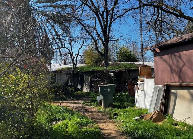 Property at 5035 E Mono St, Fresno, CA 93727, 2 beds, 1 bath