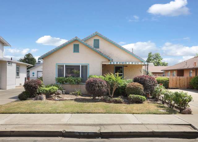 Property at 304 E Tokay St, Lodi, CA 95240, 2 beds, 2 baths