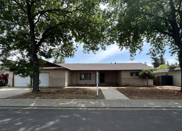 Property at 1008 Wellington Dr, Modesto, CA 95350, 4 beds, 2.5 baths