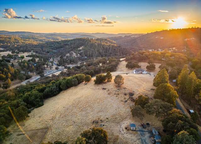 Property at 19635 Peyton Pl, Grass Valley, CA 95949