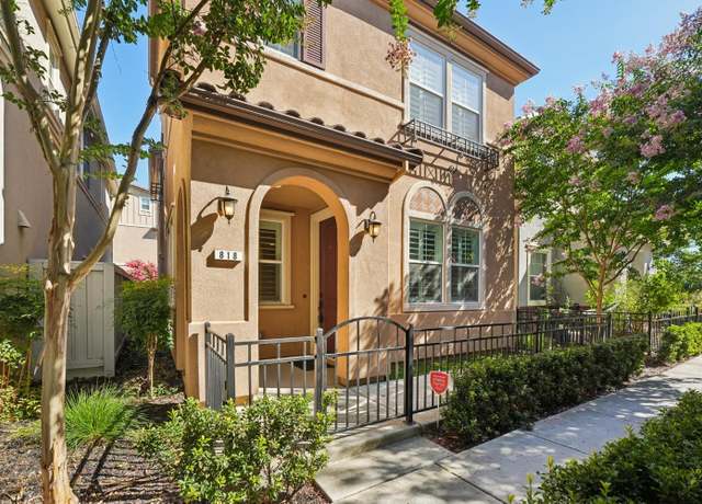 Property at 818 Queen Palm Ln, Brentwood, CA 94513, 3 beds, 2.5 baths